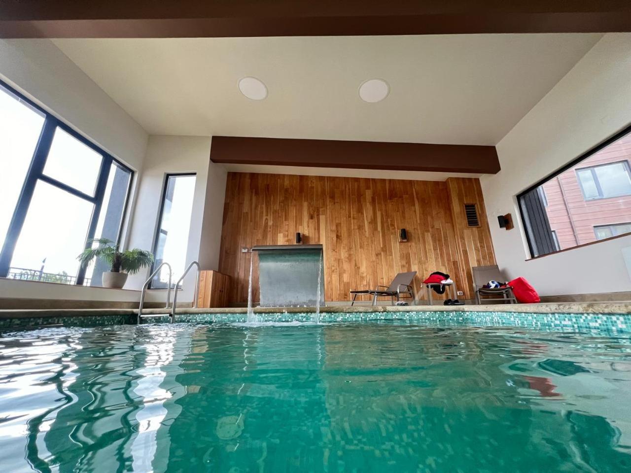 Apartment Painestone